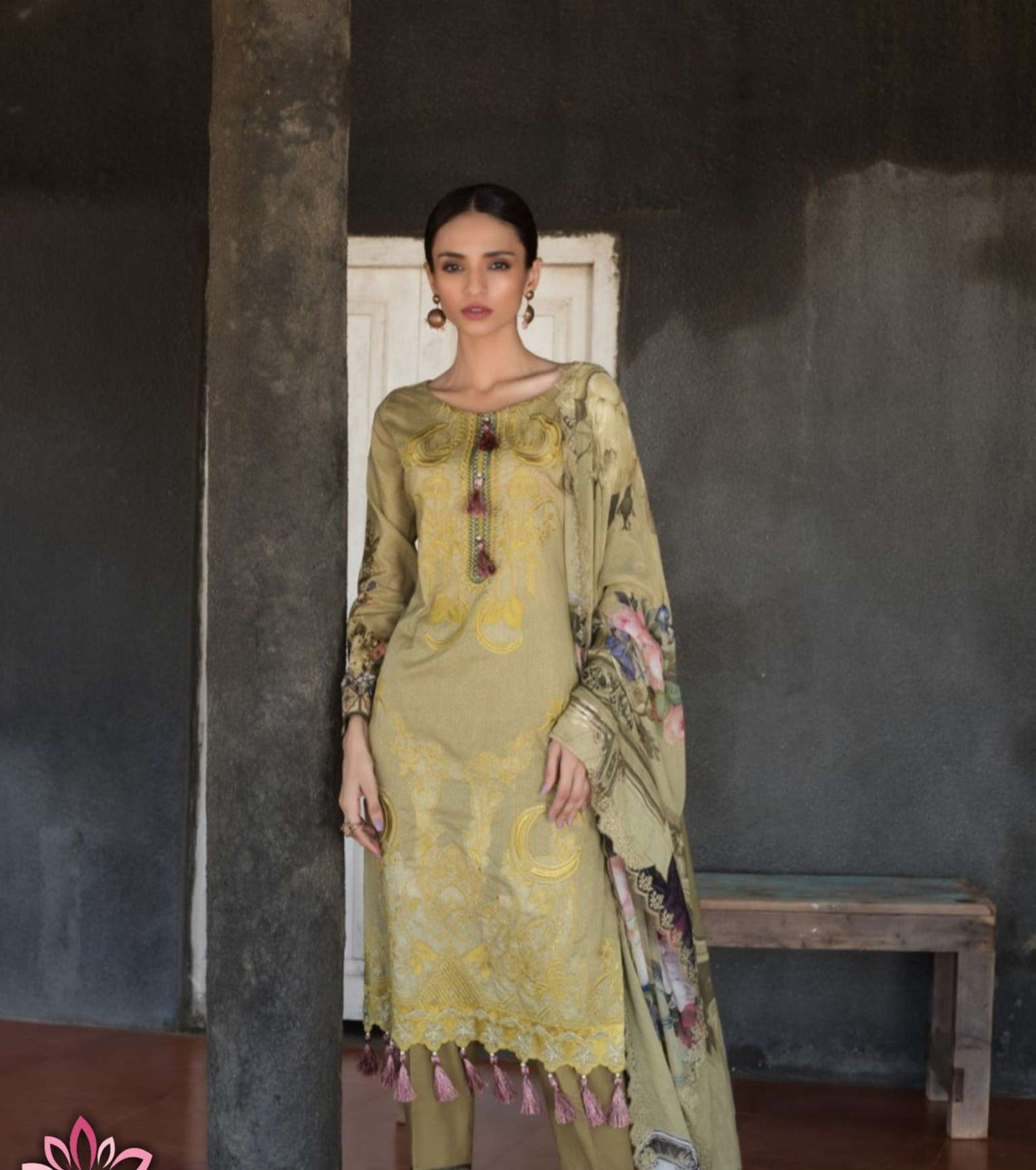 IMAN Digital Embroidered - 09