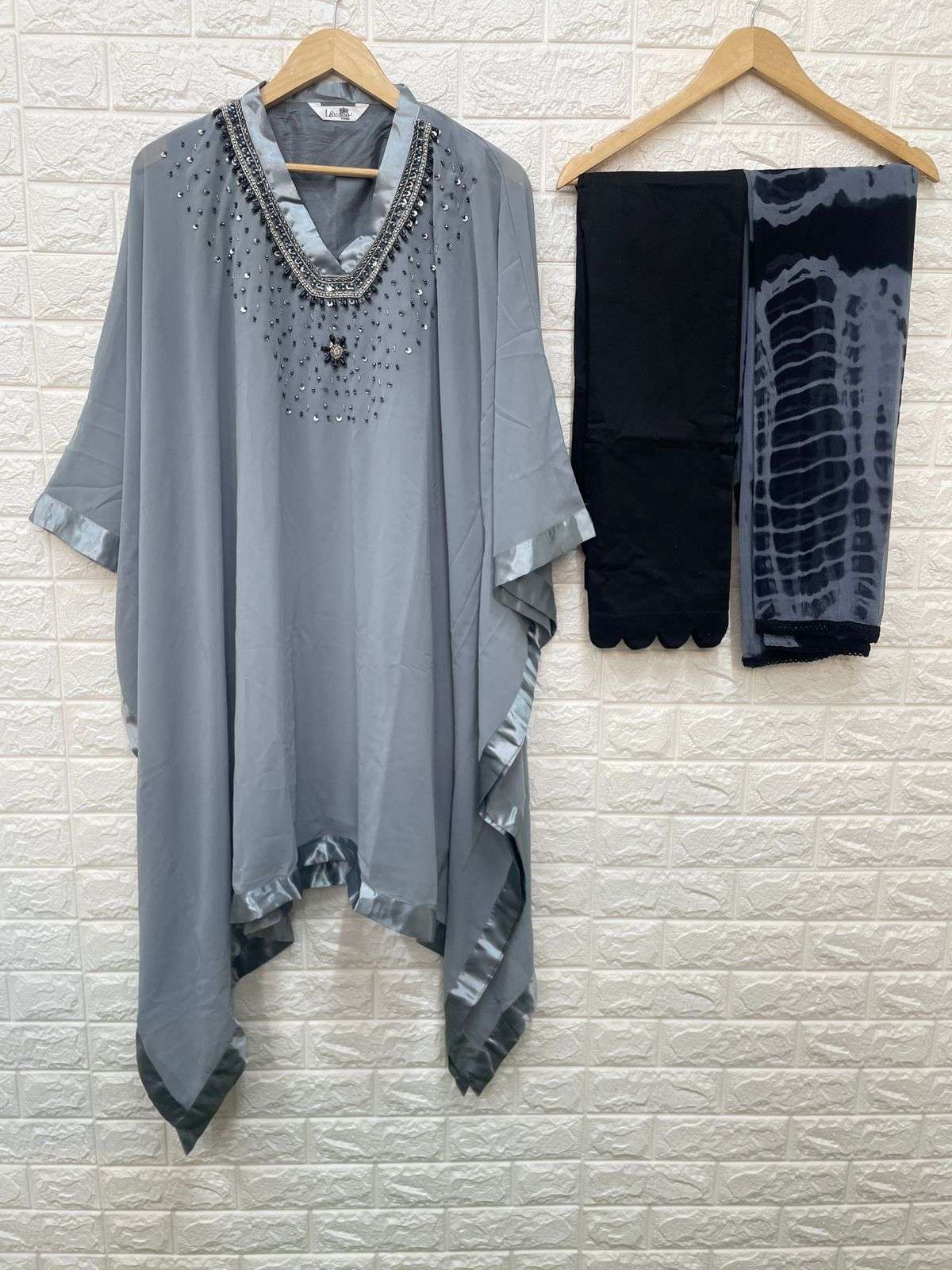  LAXURIA TRENDZ 1220 B