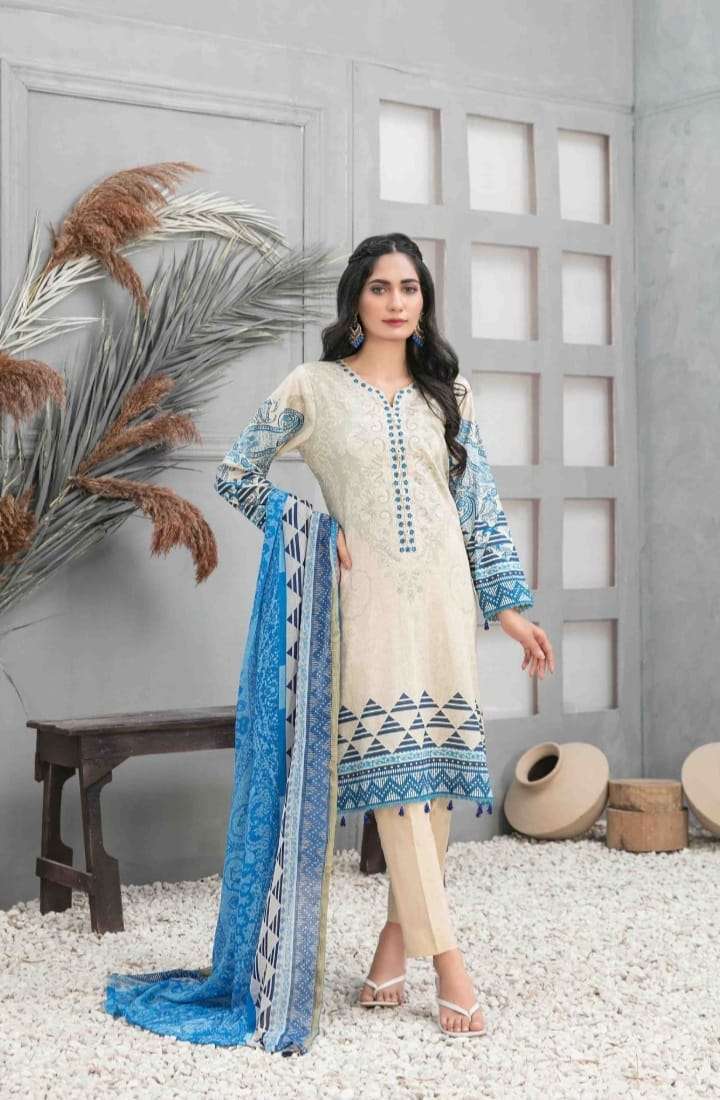  Devina By Amna Sohail - 05