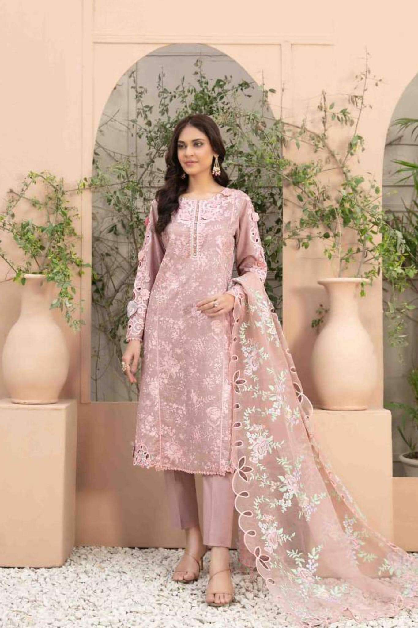 Tawakkal Fabrics & Lawn 2020 Online in Pakistan – Chase Value