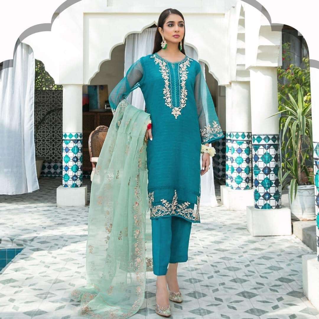 ZAROUHI Ready-to-Wear - 01