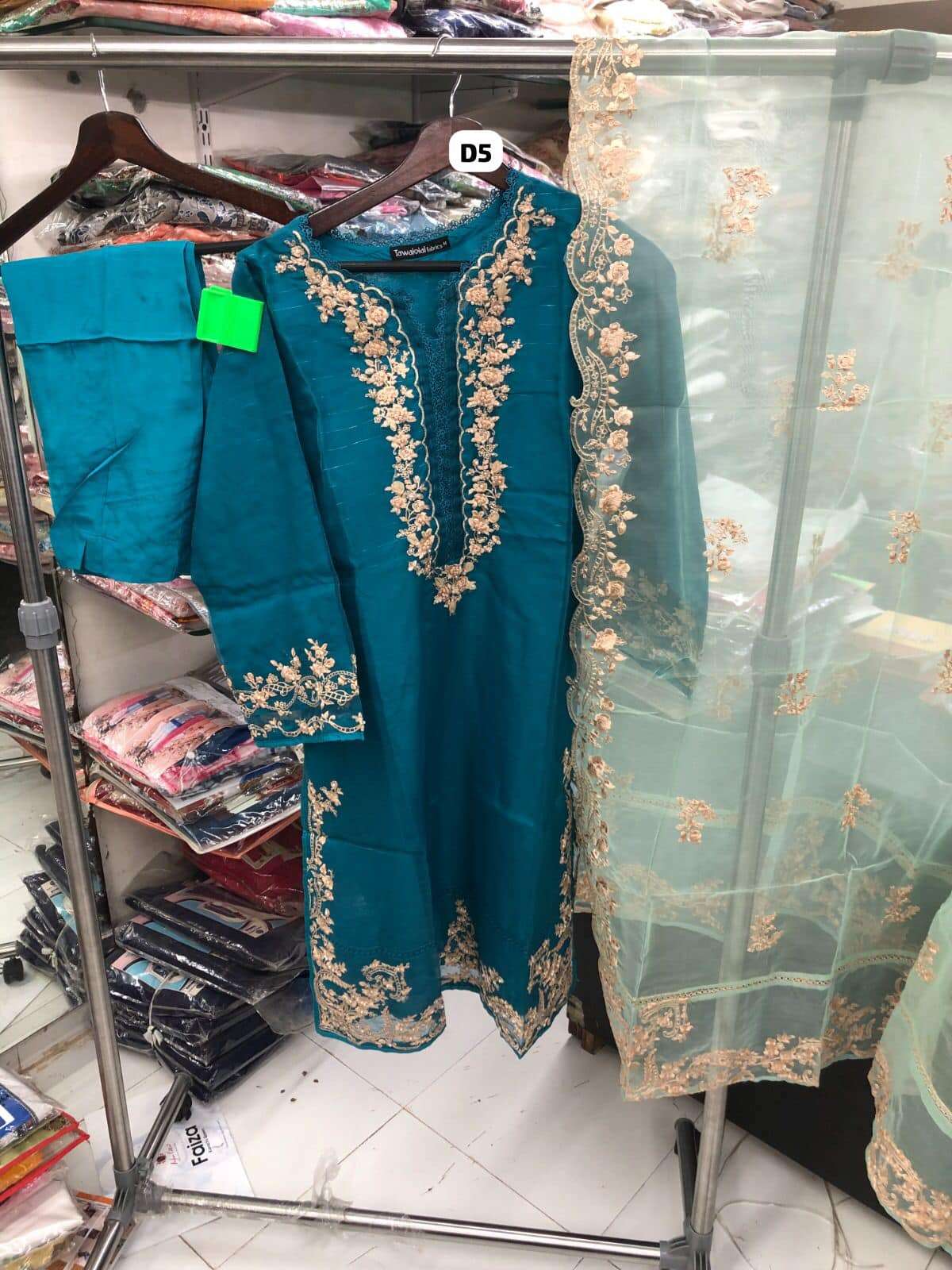 ZAROUHI Ready-to-Wear - 01A