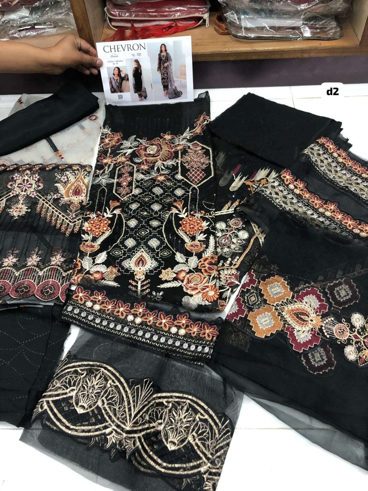 Cheveron Vol 7 Open Pic by Ramsha-03