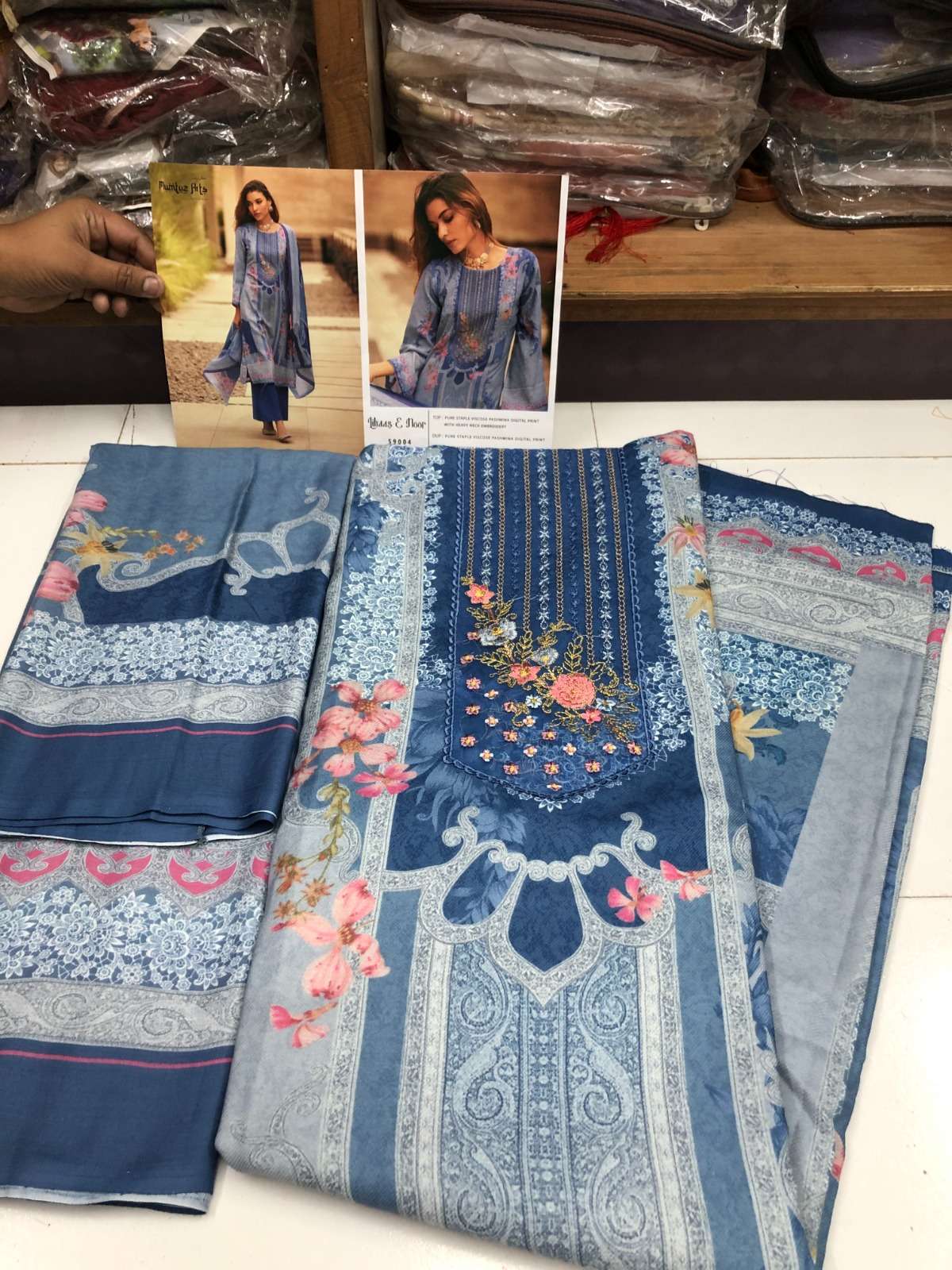 LIBAS E NOOR Open pic by Mumtaz Arts-03