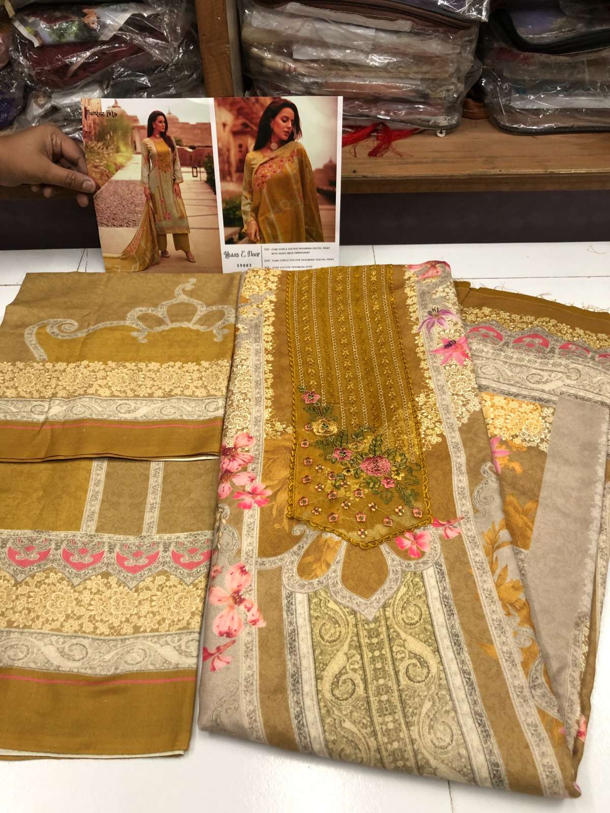 LIBAS E NOOR Open pic by Mumtaz Arts-04