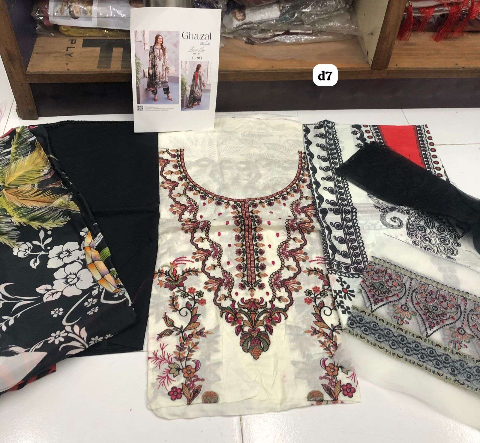 GHAZAL LUXURY LAWN VOL 1 Open Pic by RAMSHA -01