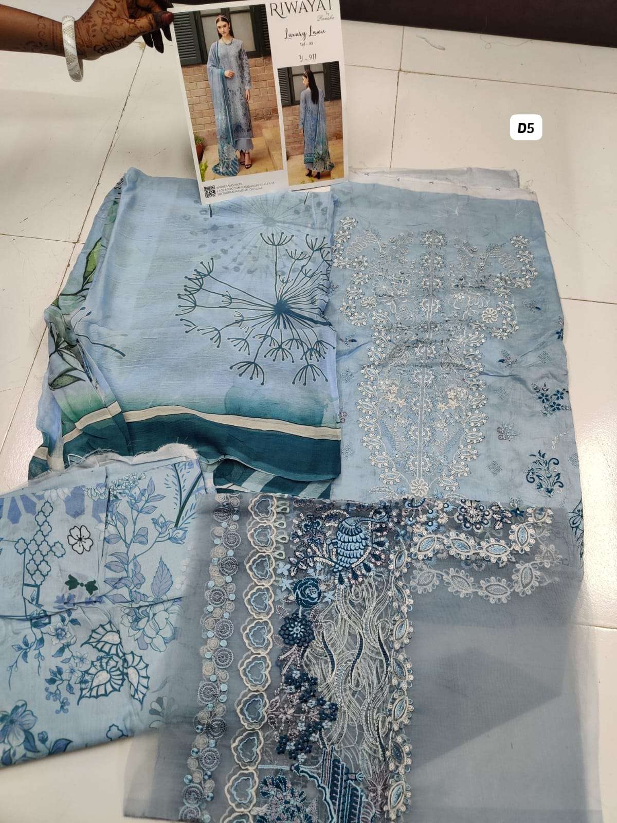 Riwayat luxury lawn Open Pic Ramsha -05