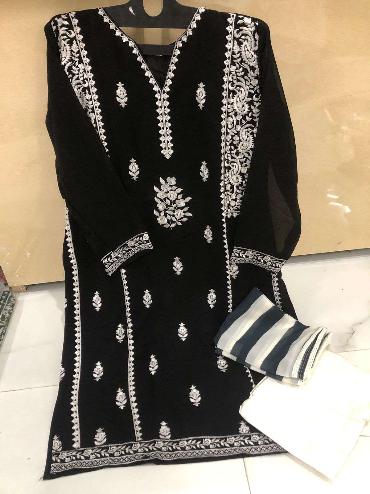 LUXURY PRET COLLECTION D No 1214 BY READY WEAR-01