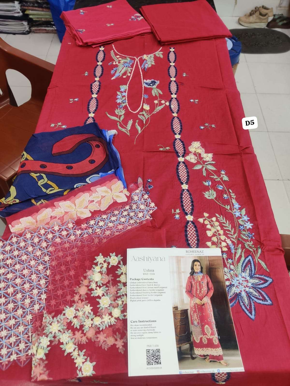 Aashiyana Luxury Lawn Collection 2025 Open And MOdel Pic By Roheenaz-23