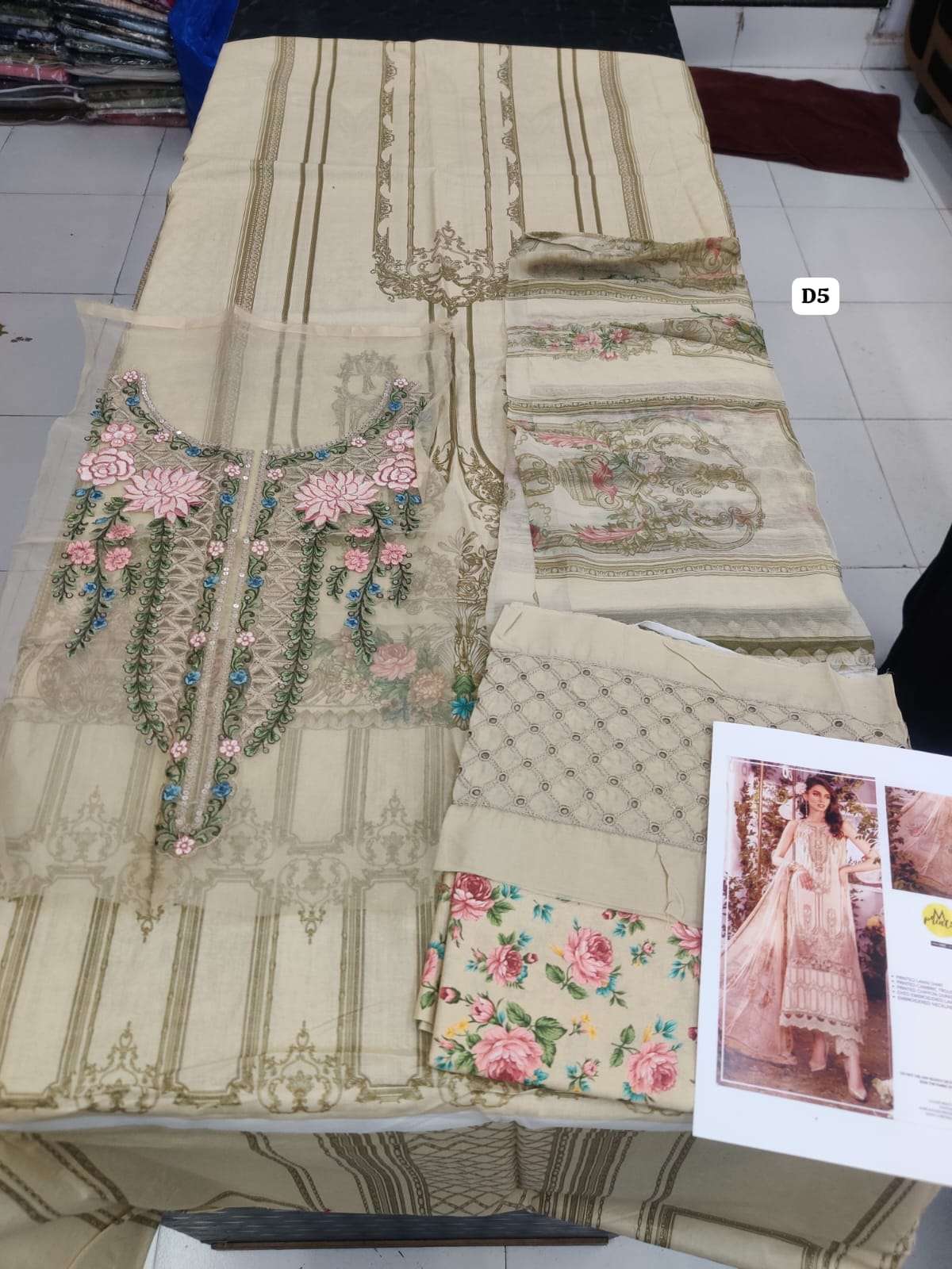 M PRINTS SPRING SUMMER BY MARIA B-05