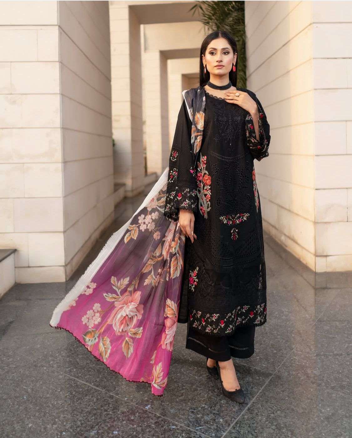 RTW LUXURY LAWN 25 by MUNIRA DESIGNERS-06
