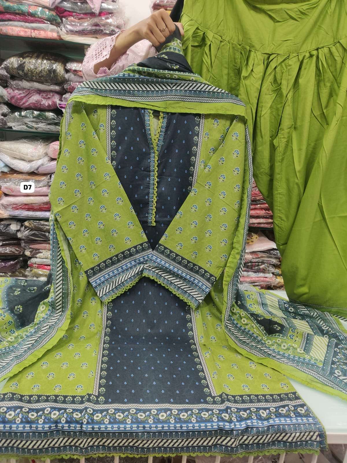 EXCLUSIVE BIN SAEED PRINTED LAWN 2025 by BIN SAEED-02