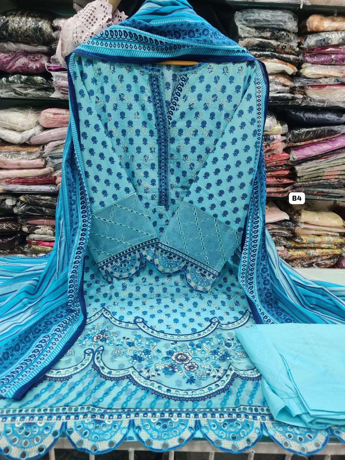 RTW LAWN EMBROIDERED COLLECTION 2025 - Exclusive BIN SAEED-04