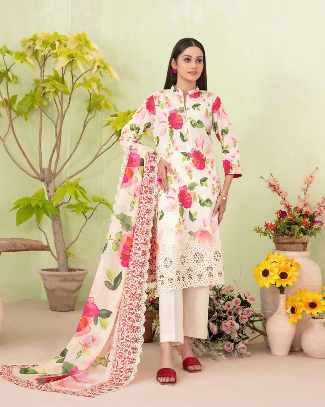 Erva Open & Model Pic by Tawakkal 2025-06