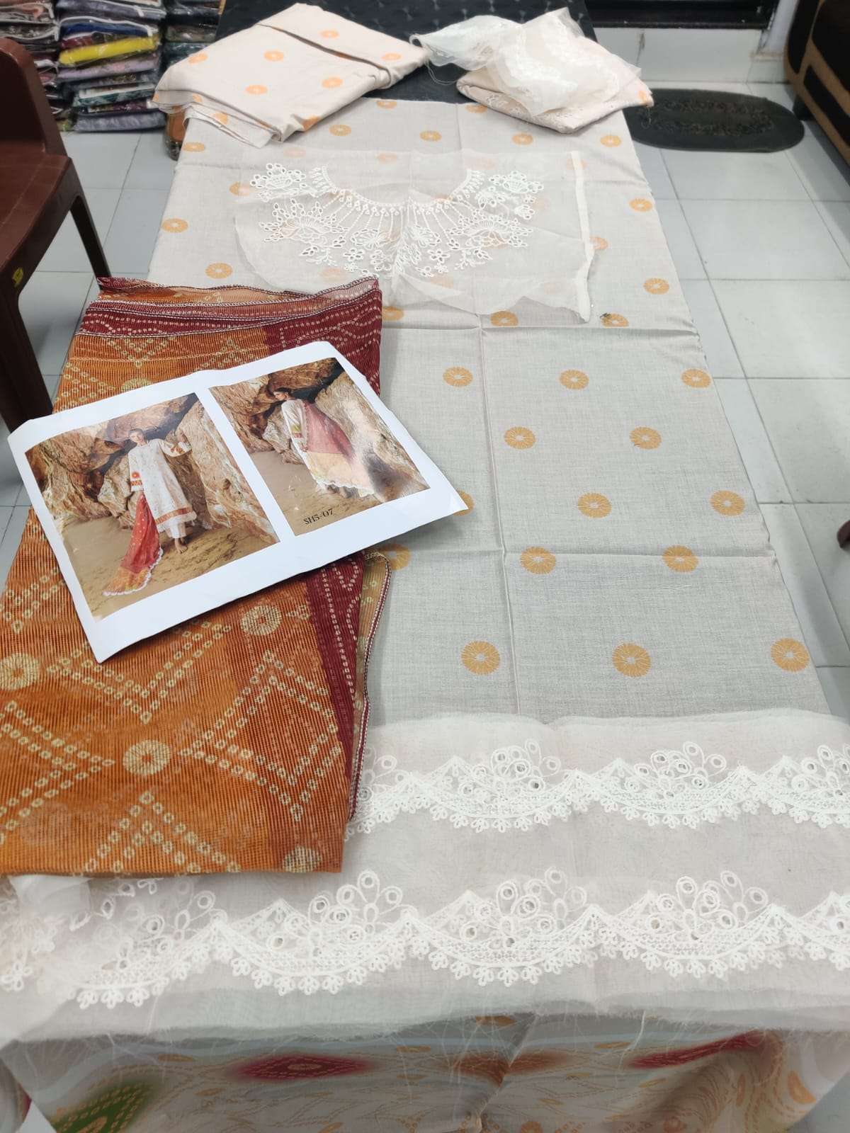 Sheen Chunri 2025 Vol 1 Lawn Collection 2025 Open Pic Charizma-03