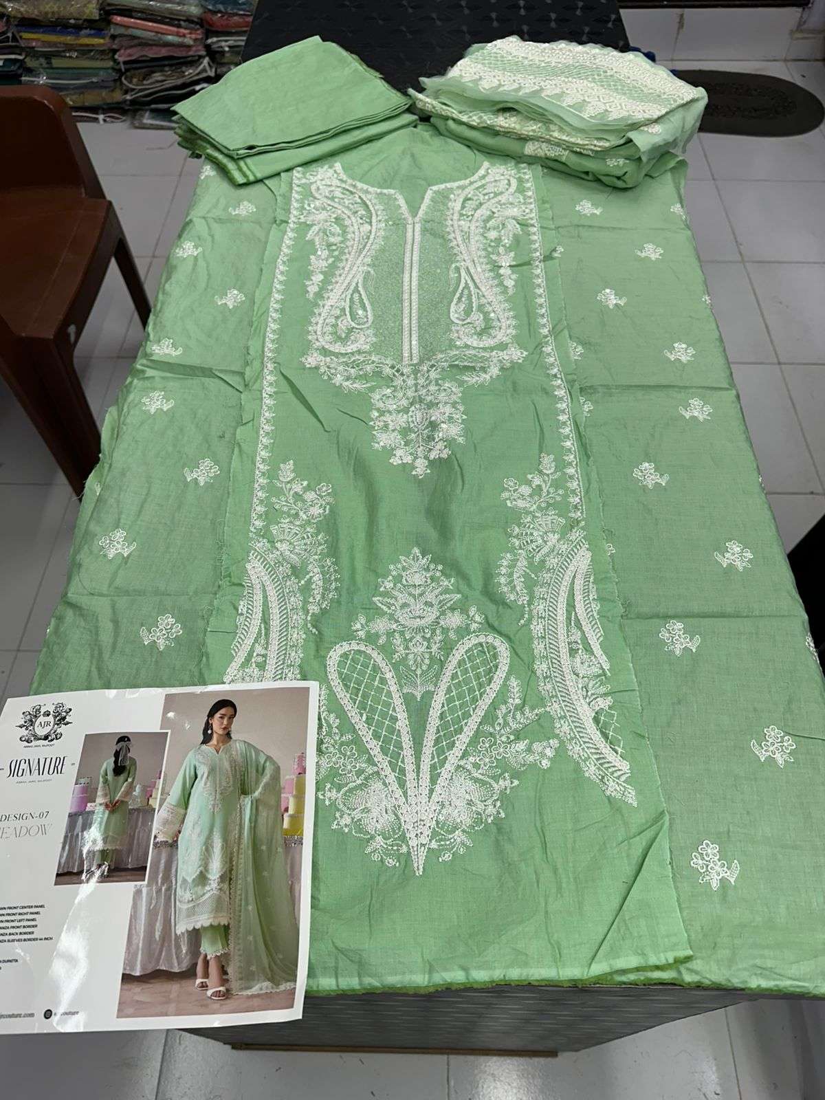 SIGNATURE LAWN 2025 BY AJR-18