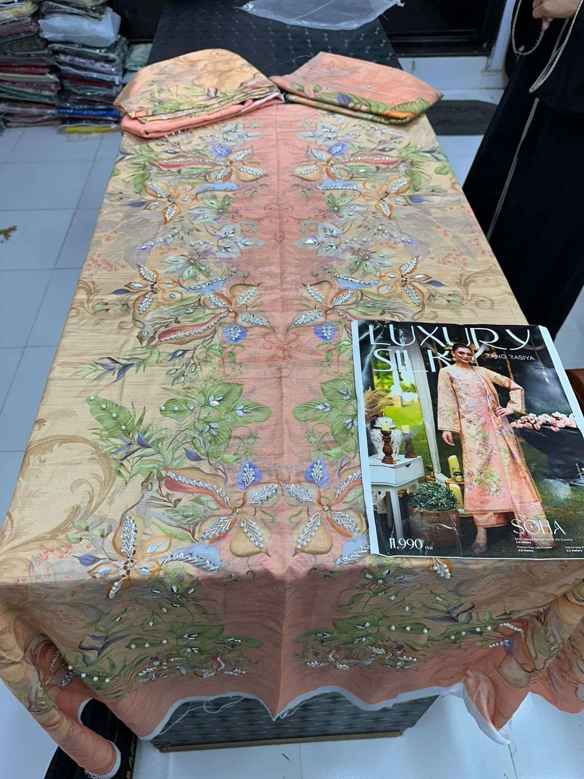 Luxury Silk Collection 2025 Rang Rasiya -15