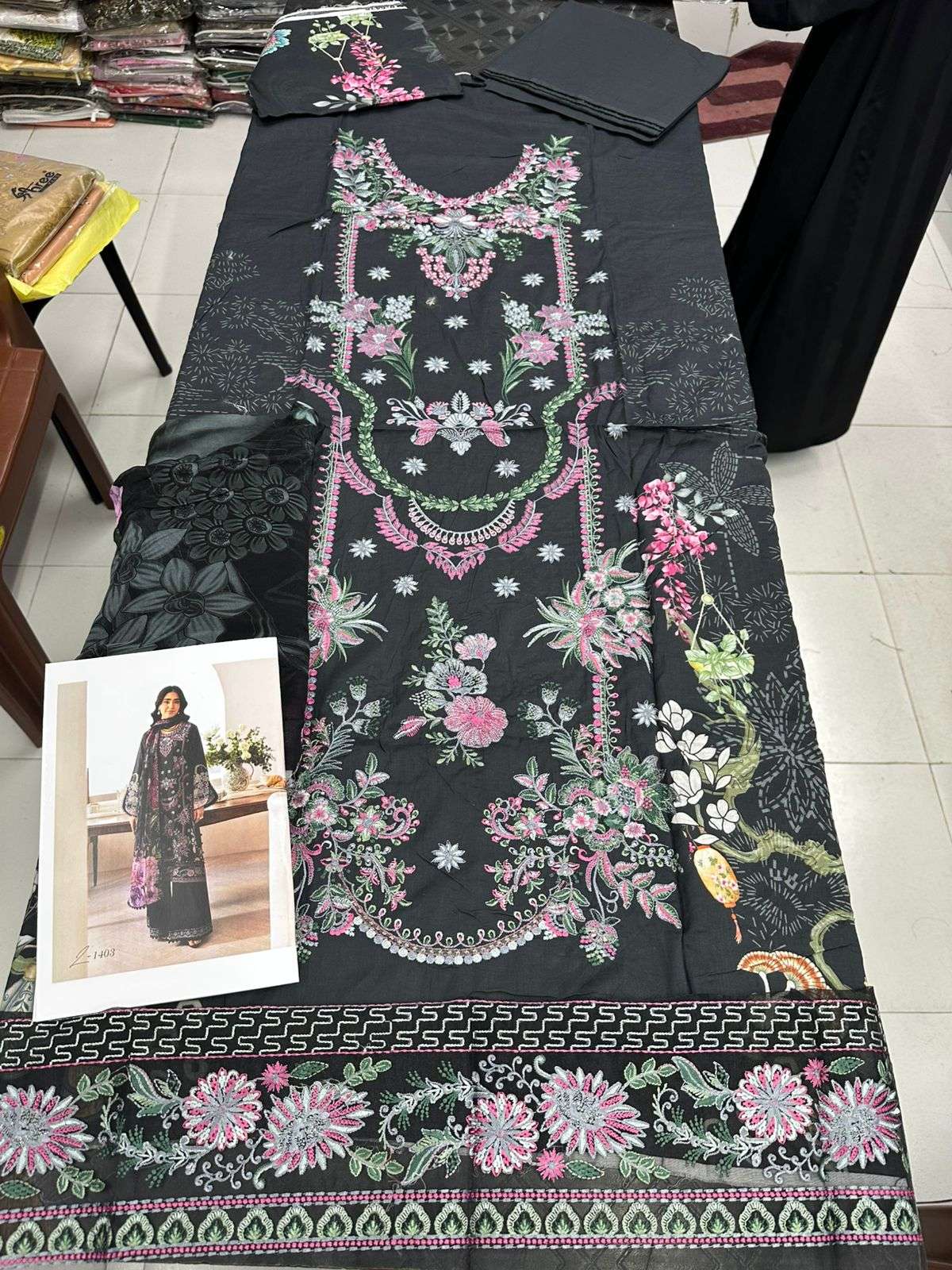 Mashaal Luxury Lawn Vol 14 By Ramsha-04