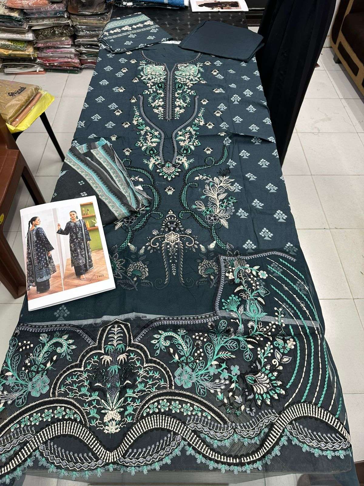 Mashaal Luxury Lawn Vol 14 By Ramsha-08