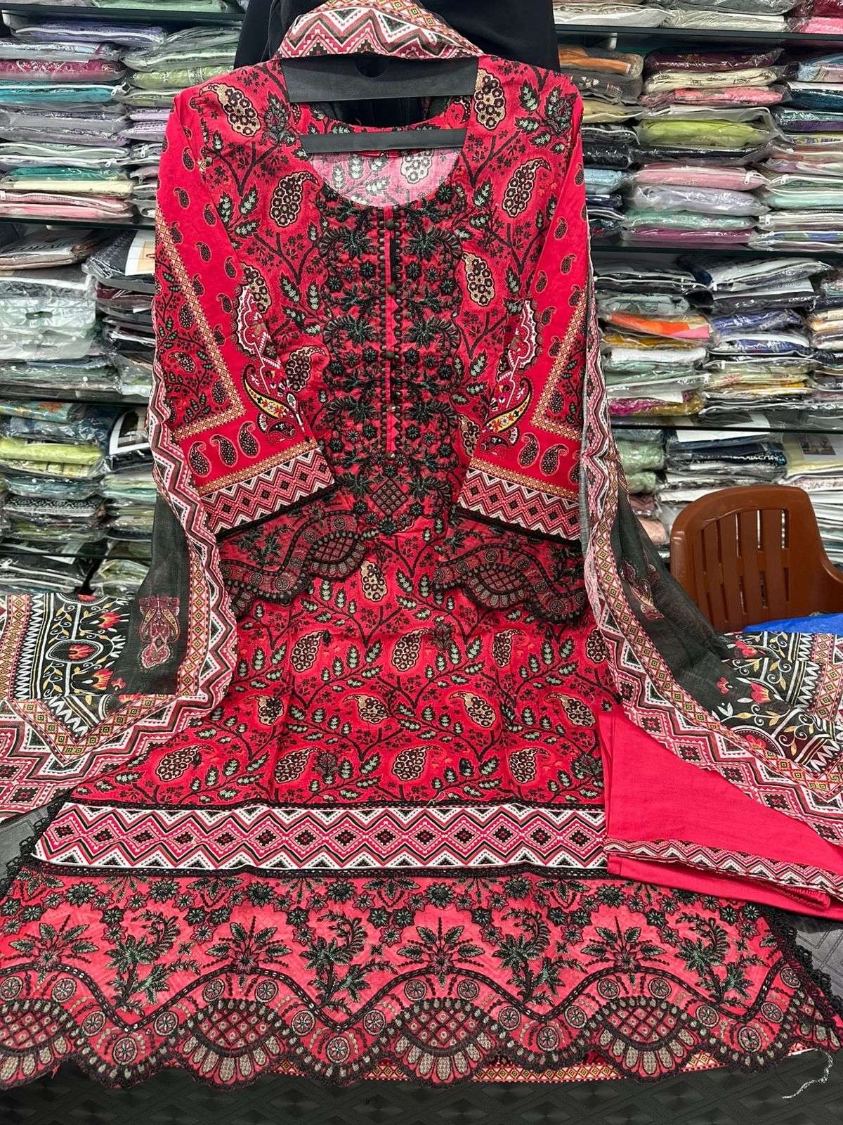 MUNIRA DESIGNERS LAWN BY RTW-04