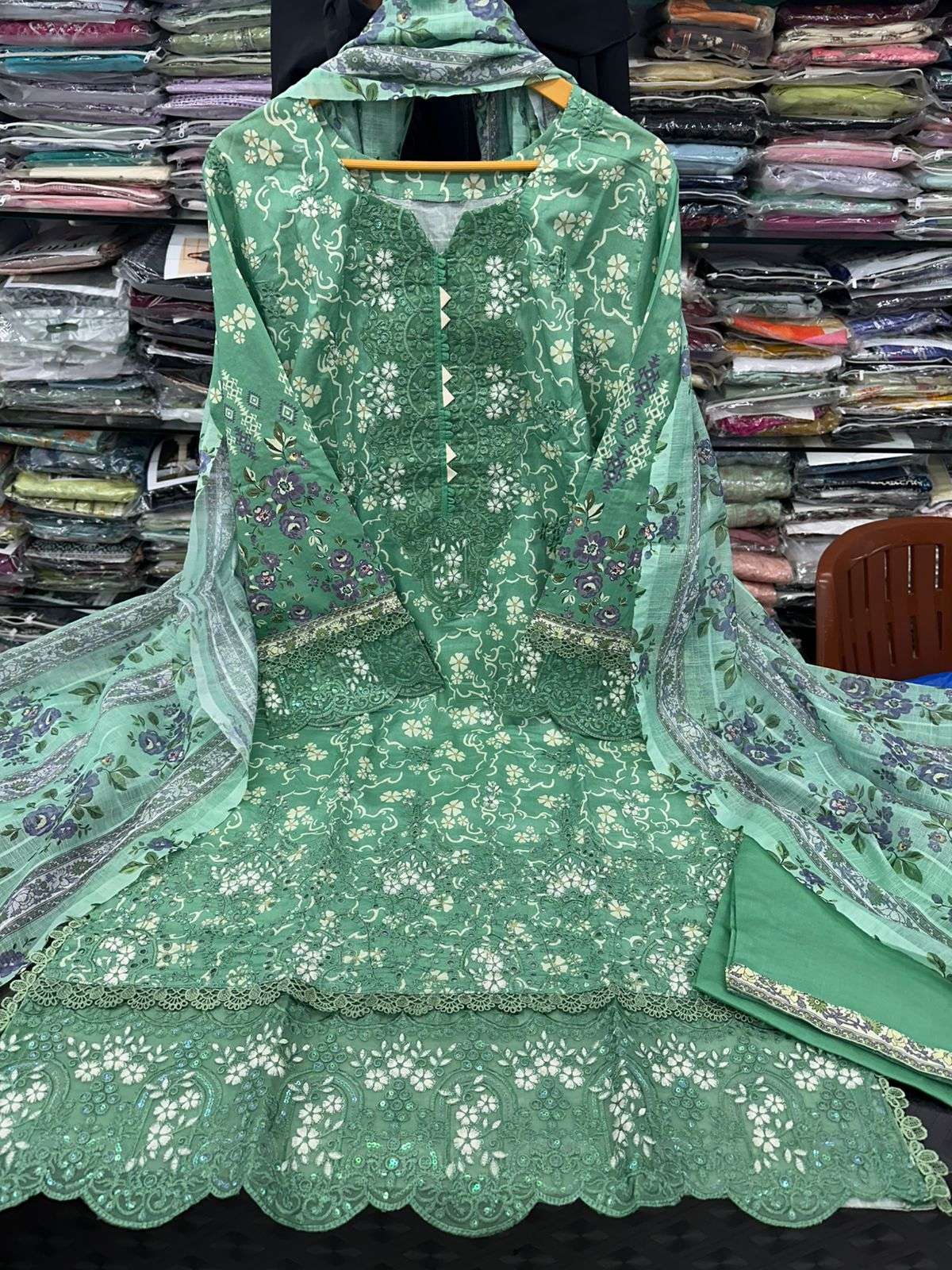 MUNIRA DESIGNERS LAWN BY RTW-06