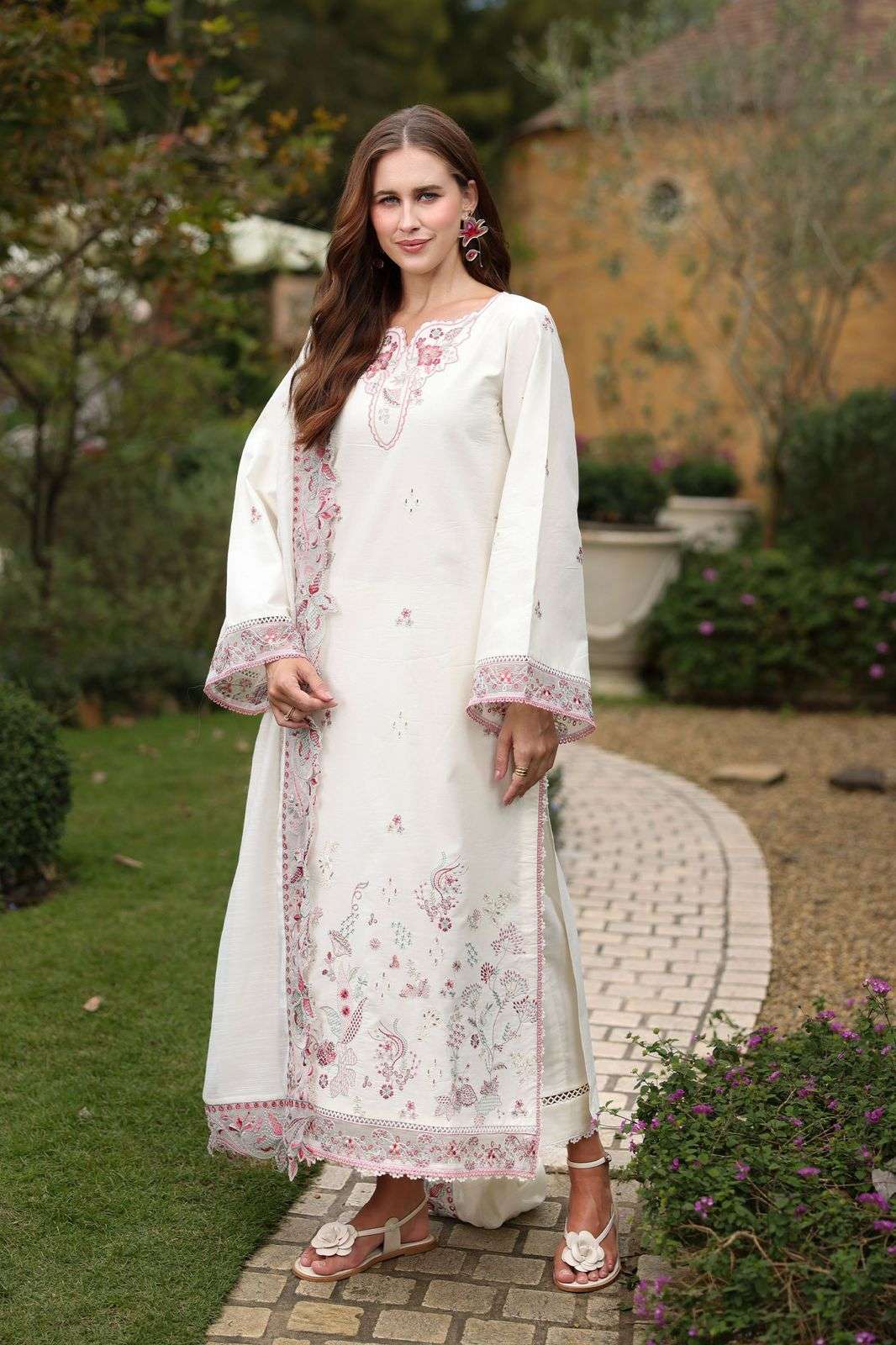 Luxury Embroidered Lawn Unstitch 2026 by Raaya-05