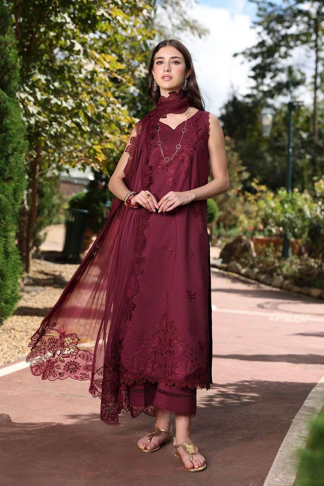 Luxury Embroidered Lawn Unstitch 2026 by Raaya-11
