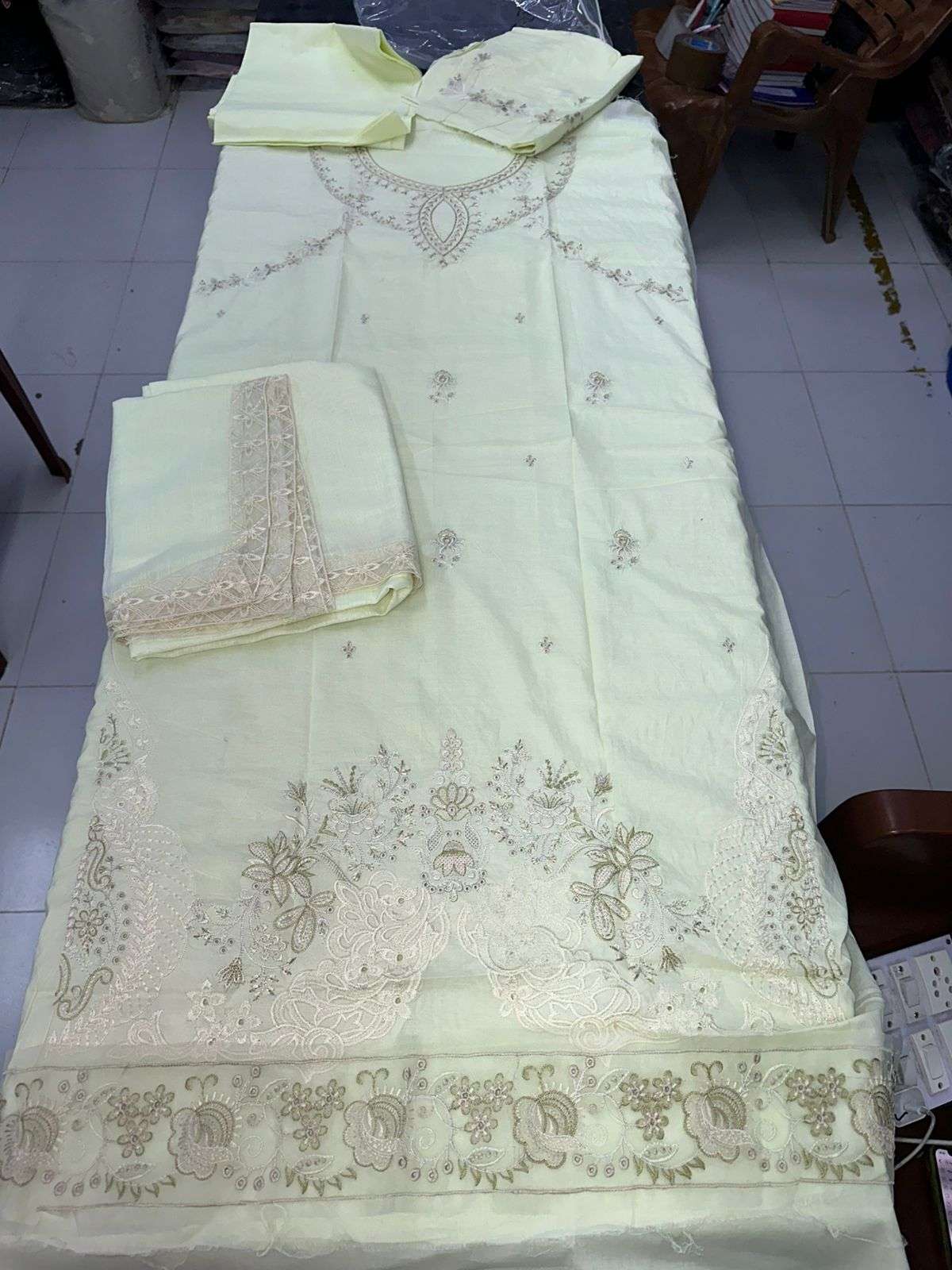 Luxury Embroidered Lawn Unstitch 2026 by Raaya-18