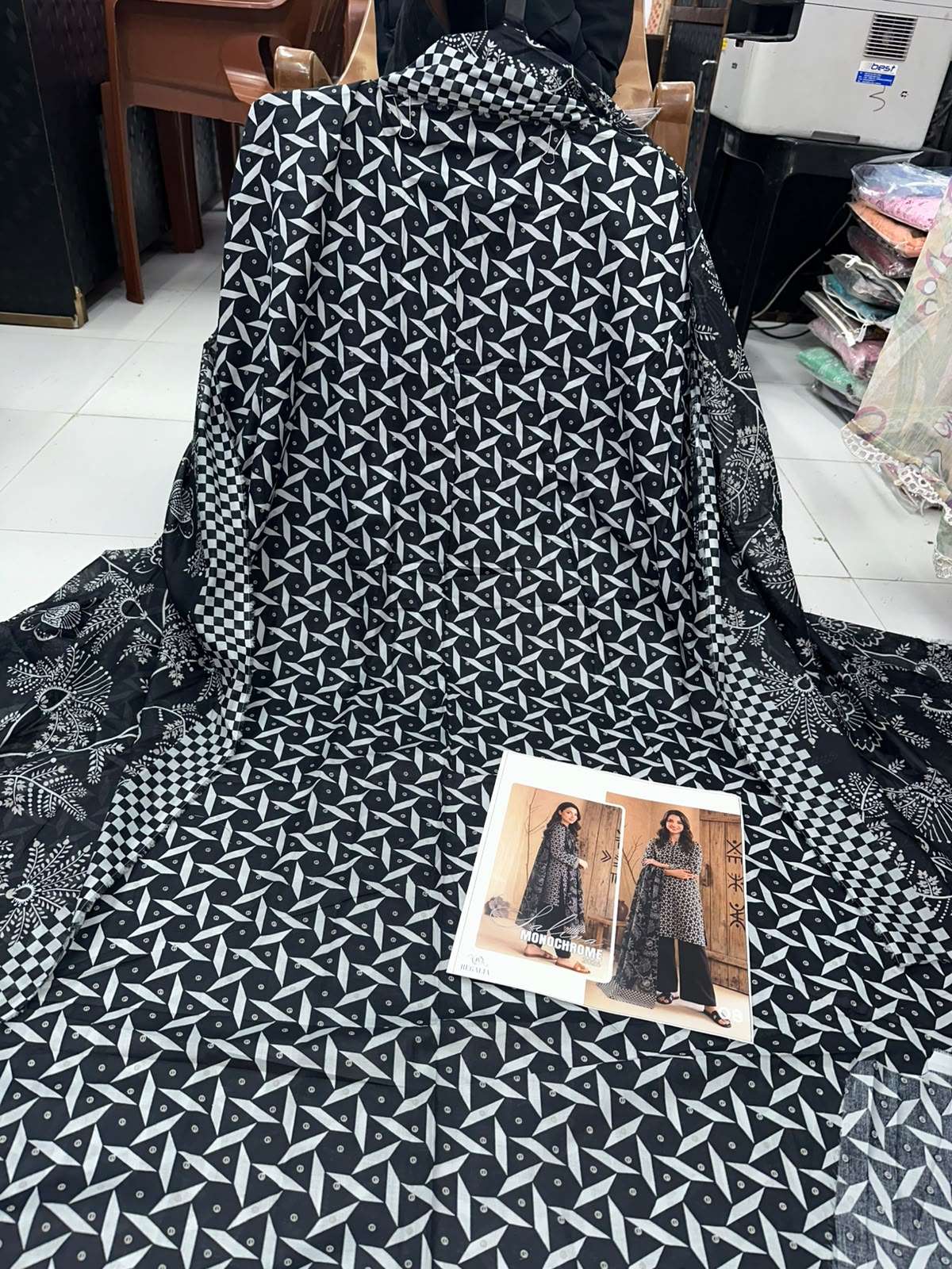 SALINA MONOCHROME BLACK & WHITE PRINTED LAWN COLLECTION 2026 BY REGALIA TEXTILES - 01