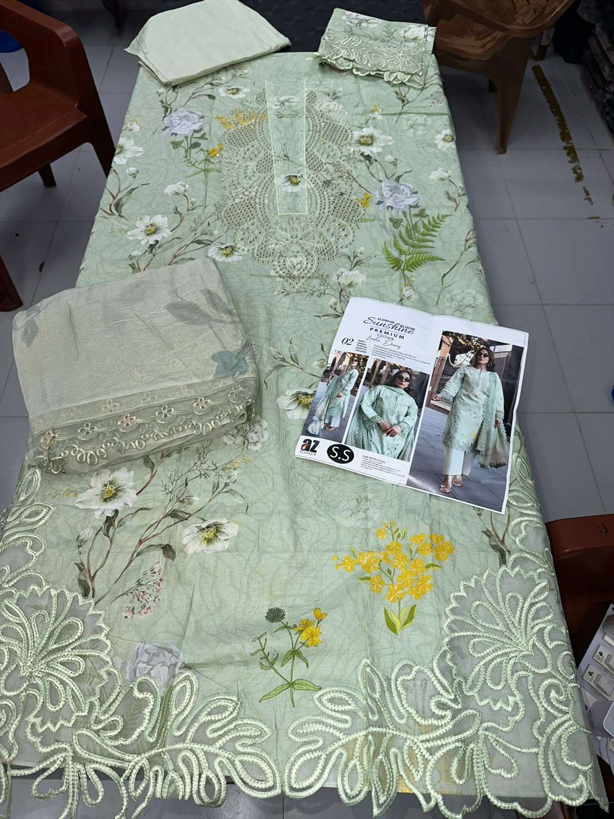 SUNSHINE BLOOM PREMIUM EDITION LONDON DIARIES BY AL ZOHAIB TEXTILES - 01
