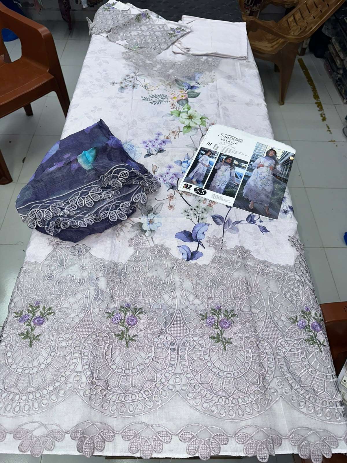 SUNSHINE BLOOM PREMIUM EDITION LONDON DIARIES BY AL ZOHAIB TEXTILES - 09