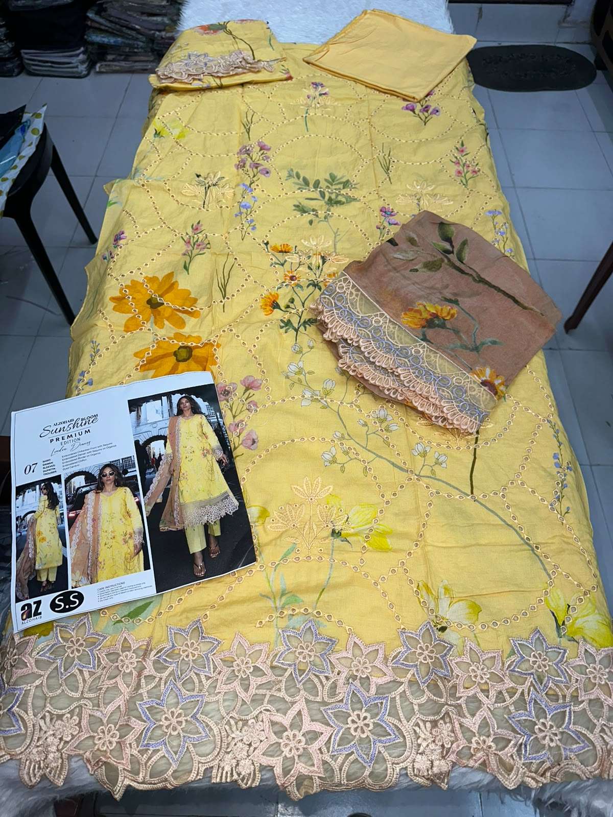 SUNSHINE BLOOM PREMIUM EDITION LONDON DIARIES BY AL ZOHAIB TEXTILES - 11