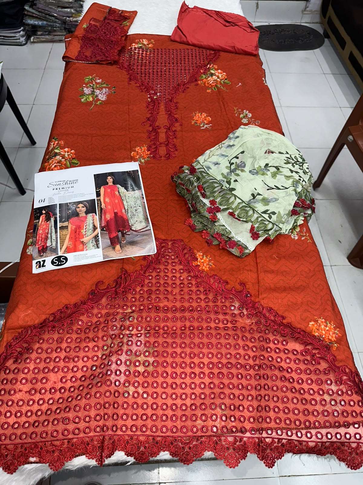 SUNSHINE BLOOM PREMIUM EDITION LONDON DIARIES BY AL ZOHAIB TEXTILES - 12