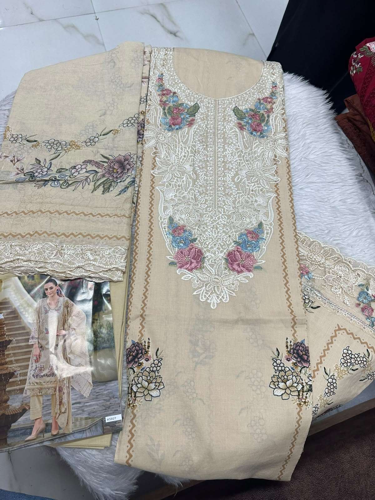 FALAK VOL - 33 OPEN PICS BY PAKIZA PRINTS - 03