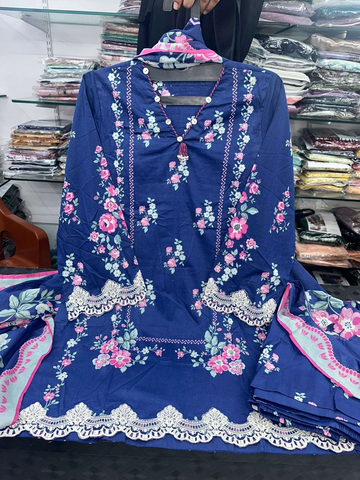 RTW LAWN PRET OPEN & MODEL PICS BY KHAADI - 06