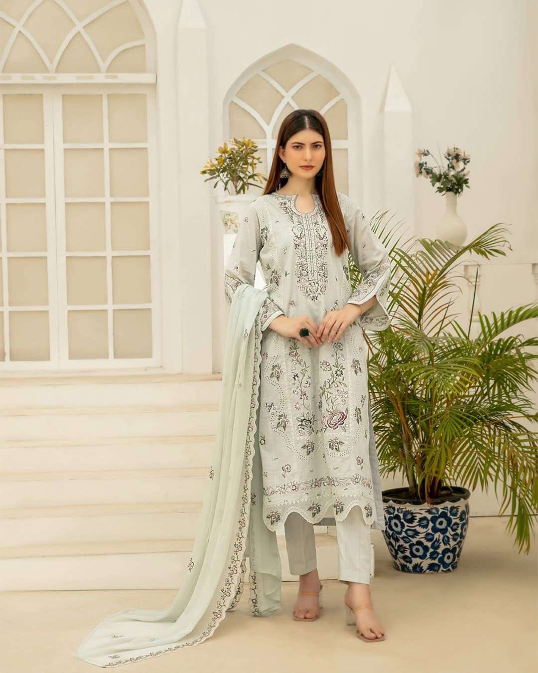 ELSION LAWN MODEL PIC BY TAWAKKAL - 03