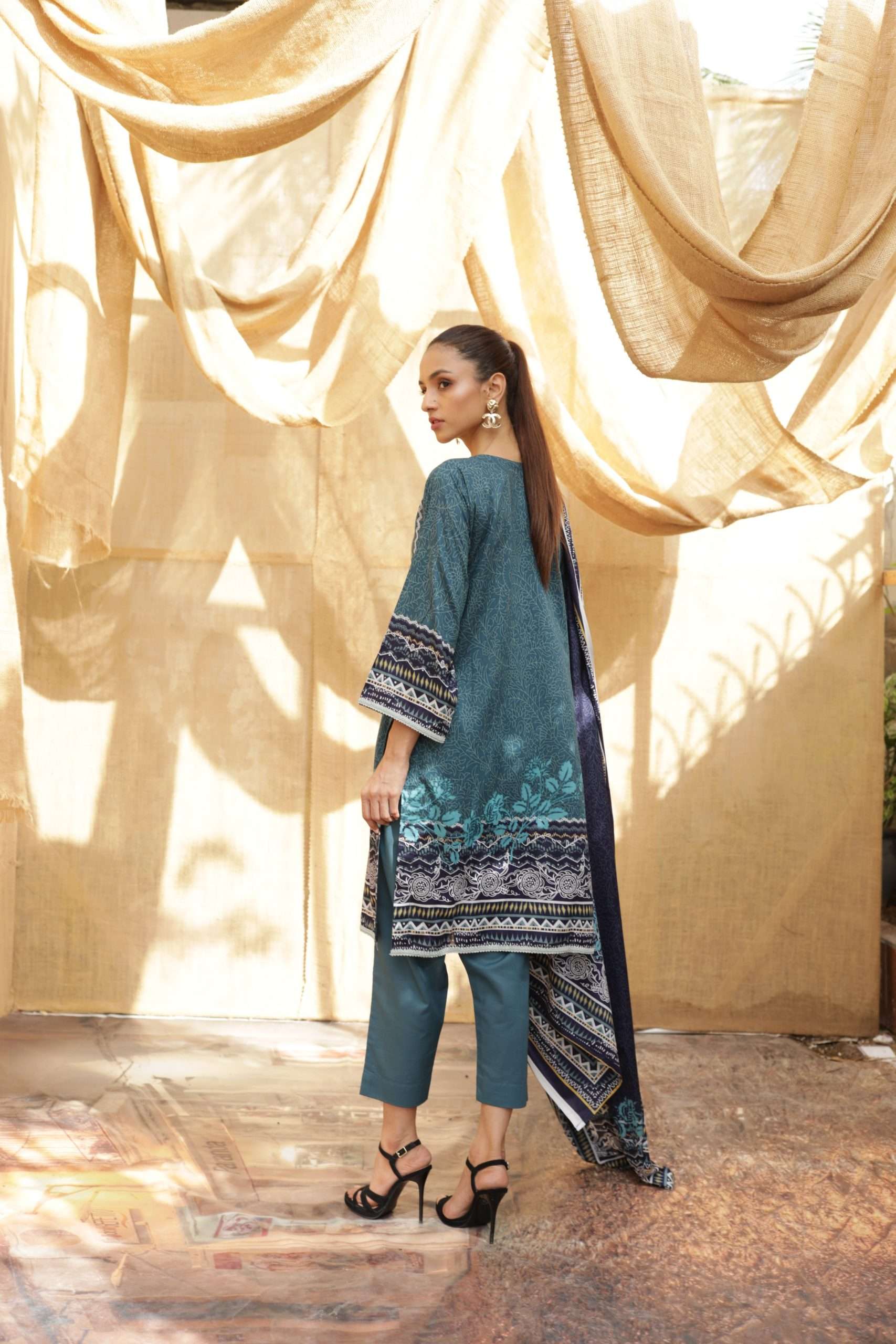  Signature Icon Printed Lawn Vol 2 09