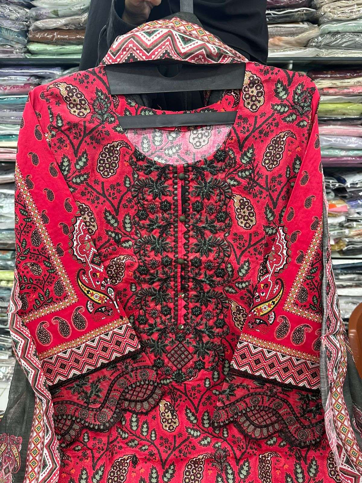 MUNIRA DESIGNERS LAWN BY RTW-04